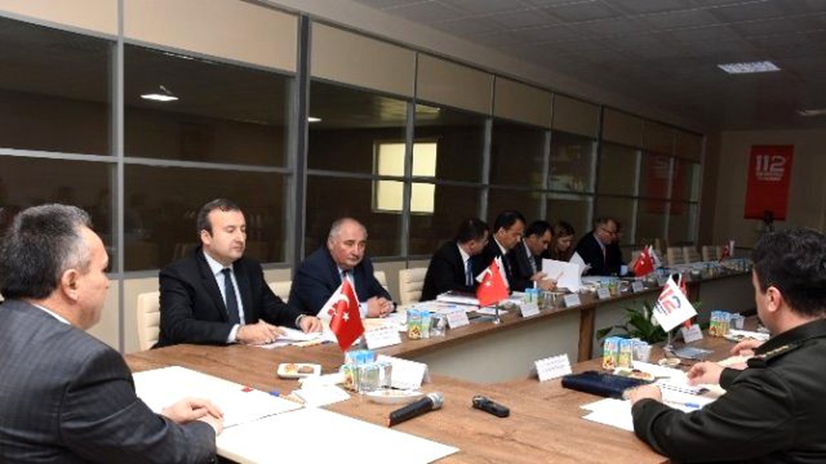 Vali\'den Vatandaşlara 112 Çağrı Uyarı
