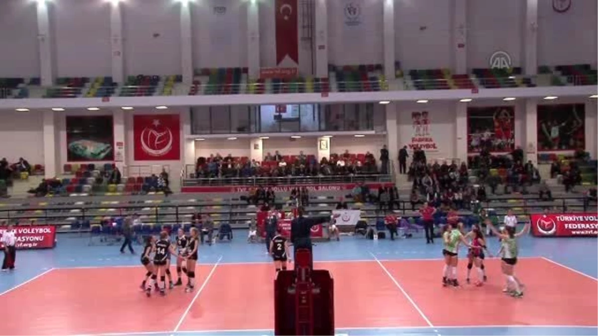 Voleybol: Kadınlar Cev Challenge Kupası