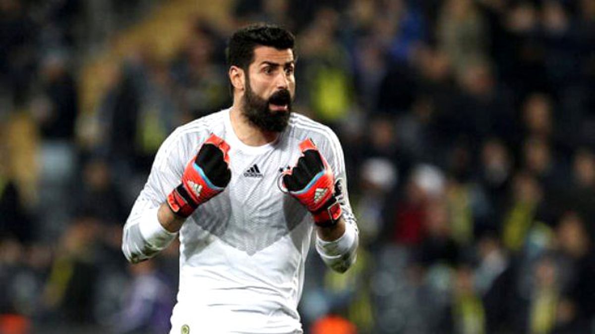 Volkan'dan 3 Yıldız İsme Ayar: Egolarınızı Bırakın, Takıma Hizmet Edin