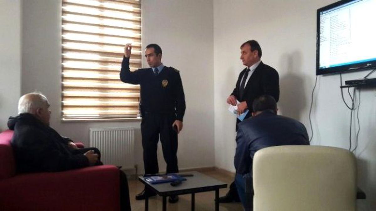 Adilcevaz\'da Polislere Yangın Söndürme Tatbikatı