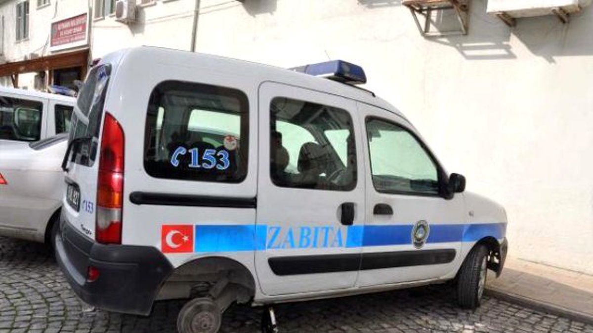 Adıyaman\'da 35 Aracın Lastikleri Kesildi