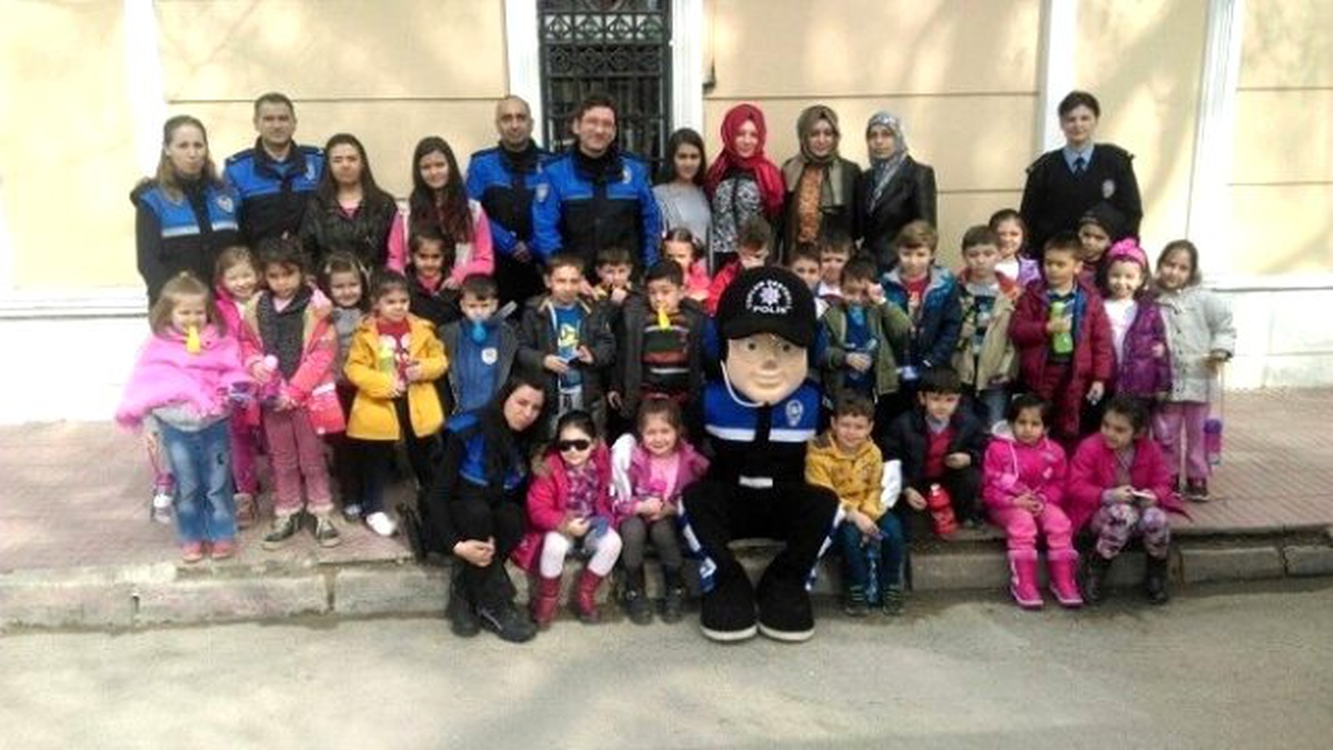 Anaokulu Öğrencilerine Polisliği Tanıttılar