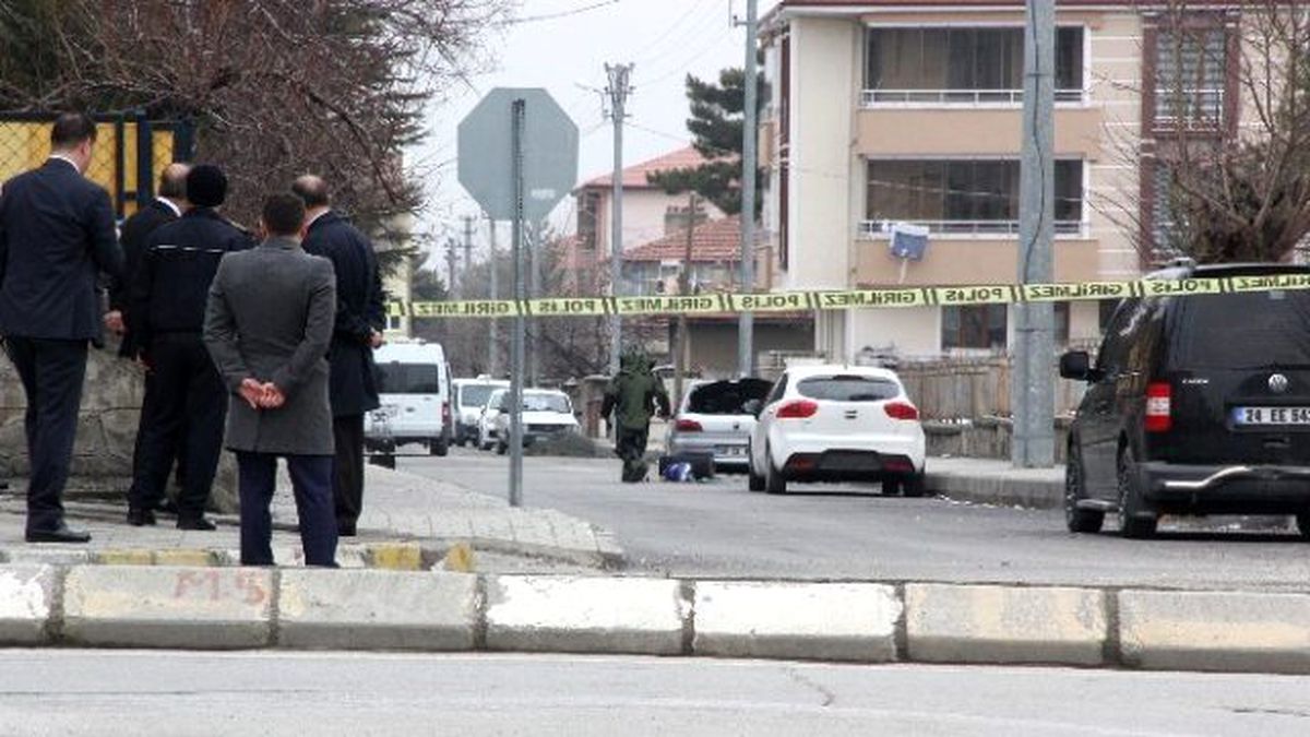 Askeri Lojman Önünde Şüpheli Araç Paniği