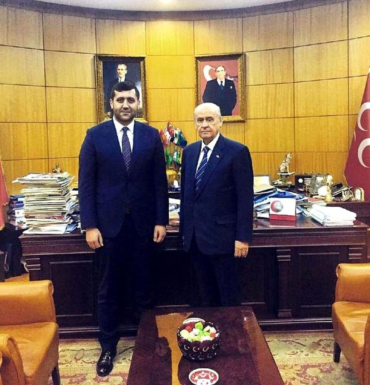 Bahçeli, Özdağ ve Halaçoğlu'na Resti Çekti: Bunlara Ne Oluyor