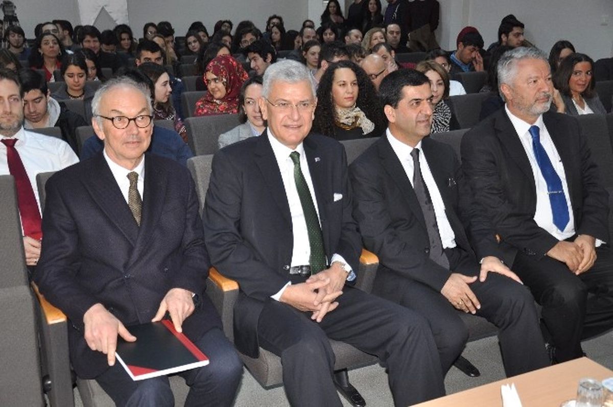 Bakan Bozkır Üniversite Öğrencileriyle Buluştu