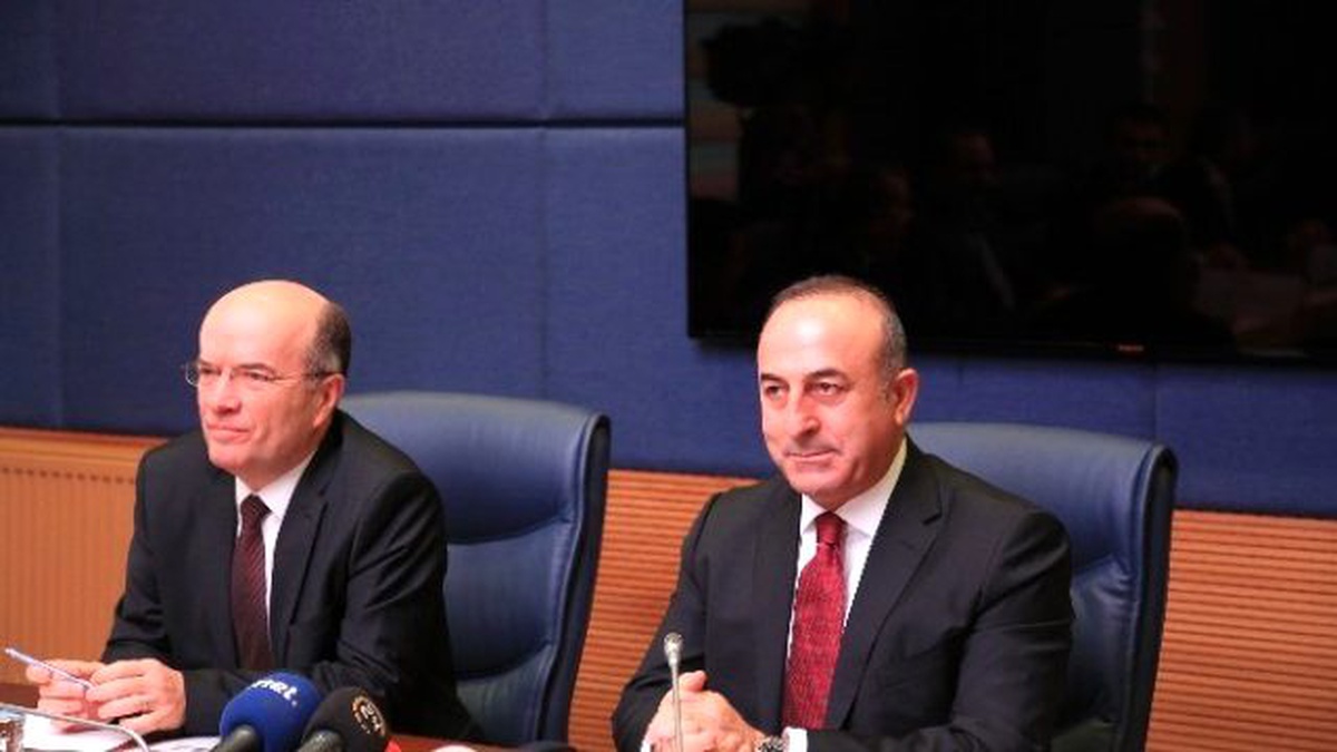 Bakan Çavuşoğlu, Dışişleri Komisyonu Üyelerine Bilgi Verdi