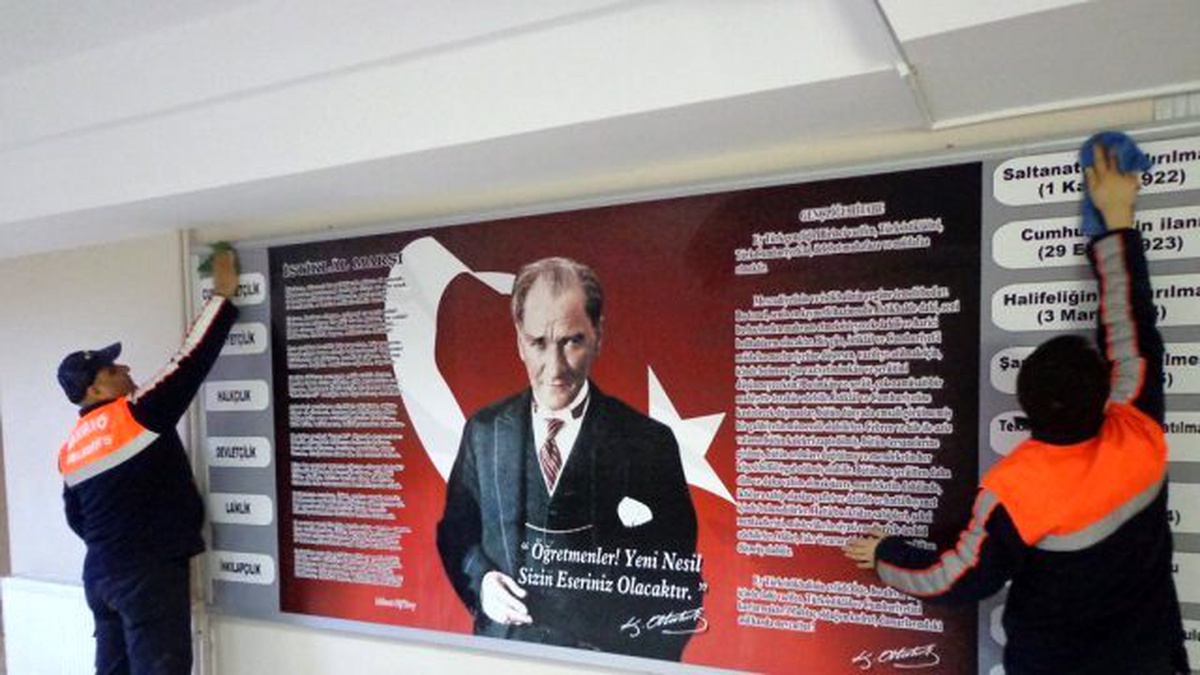 Bakırköy Belediyesi\'nden Kışın Okulların Temizliğine Devam