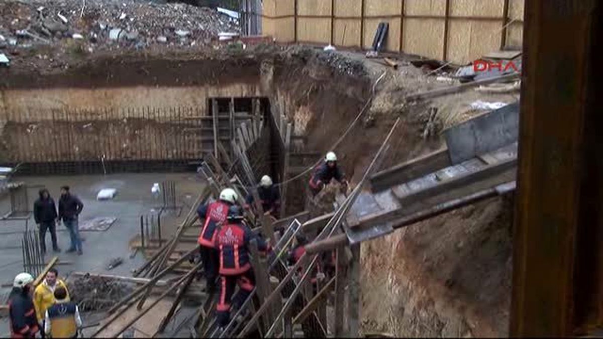 Bakırköy\'de İnşaatta Toprak Kayması
