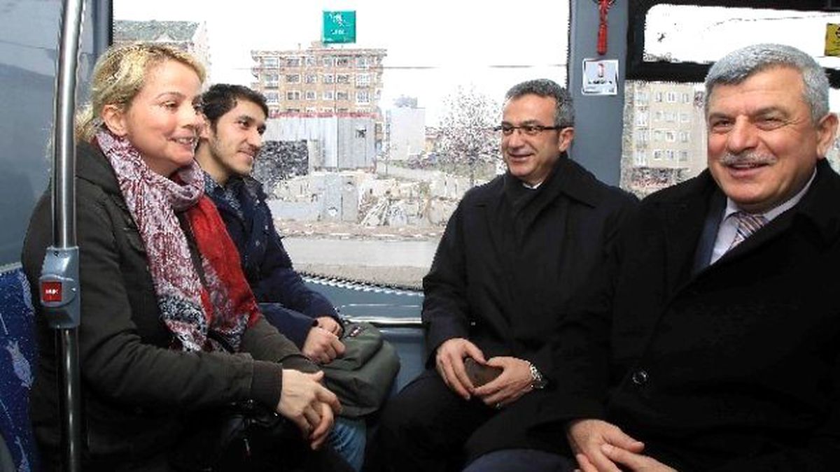 Başkan Karaosmanoğlu, "Vatandaşımızın Ulaşımda Yüzü Gülüyor"