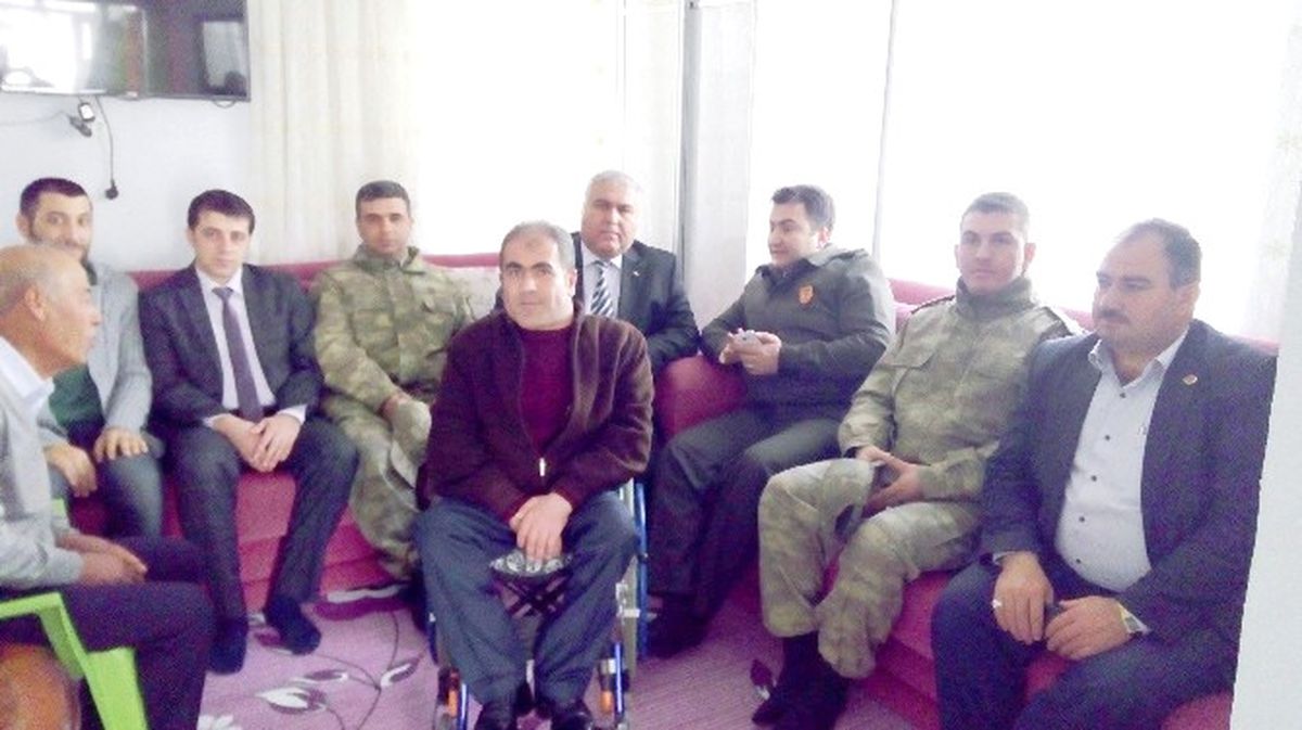 Besni Gazisi Hüseyin Deniz\'i, İlçe Protokolü Ziyaret Etti