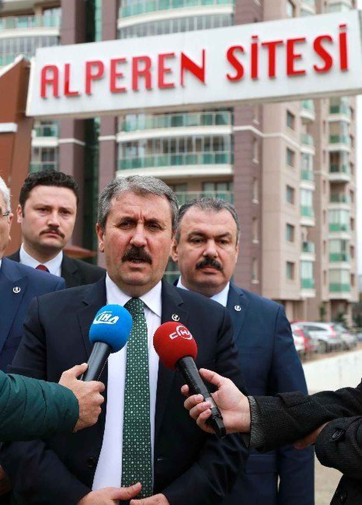 Destici\'den Arınç\'a Taziye Ziyareti