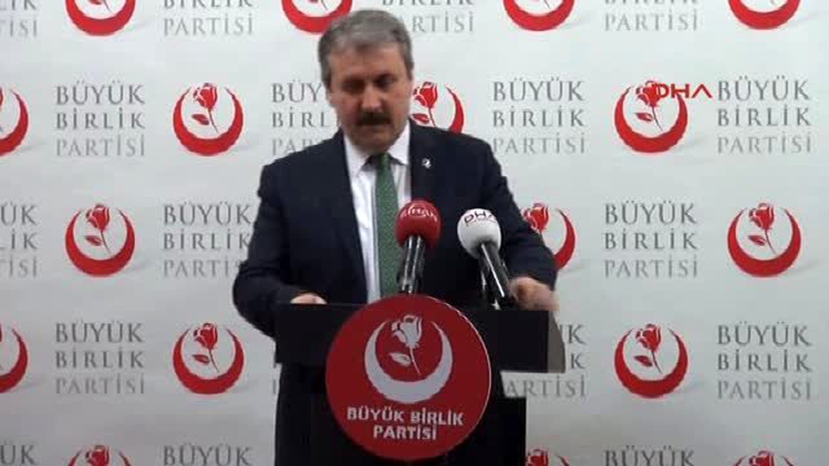 Destici\'den Hükümete ve Futbol Federasyonu\'na Kırmızı Kart 1