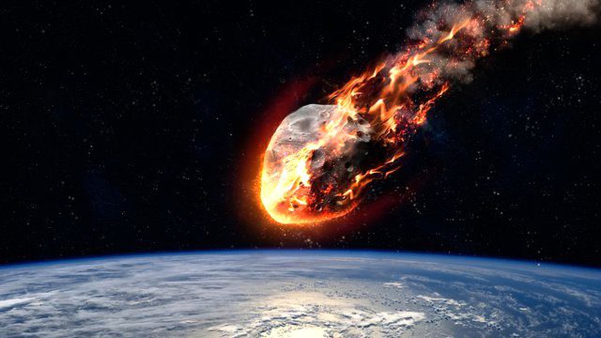 Dev Gök Taşı Atlas Okyanusu Üstünde Patladı