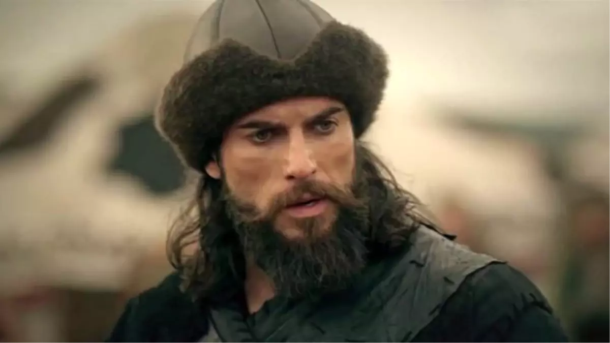 Diriliş\'in Turgut Alp\'inin Fotoğrafı Hayranlarını Şaşırttı