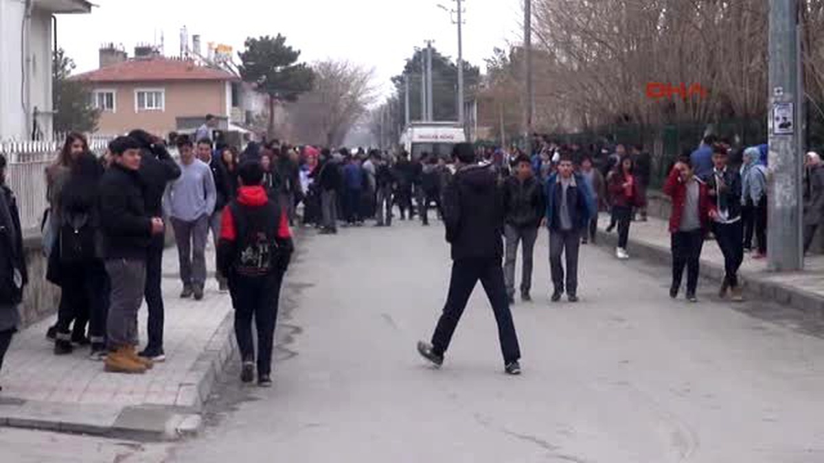 Erzincan\'da Lise ve Askeri Lojmanlar Yakınındaki Çalıntı Otomobil Korkuttu