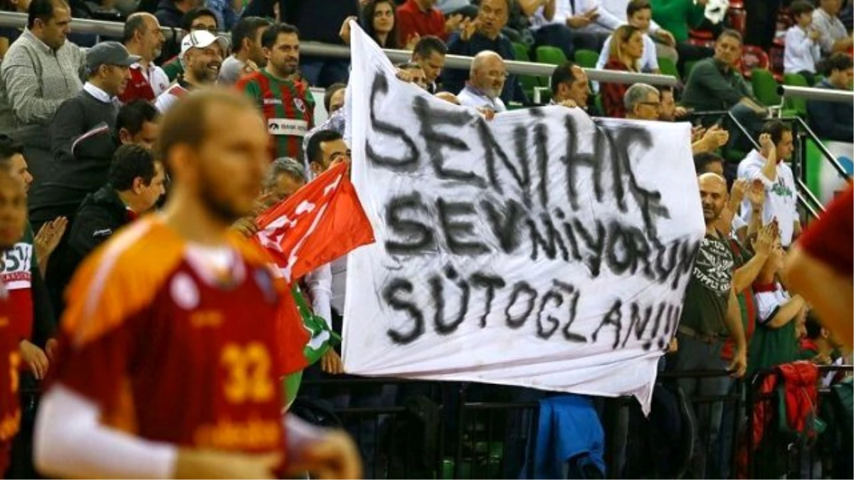 Galatasaray Maçında Olay Pankart: Seni Sevmiyorum Süt Oğlan