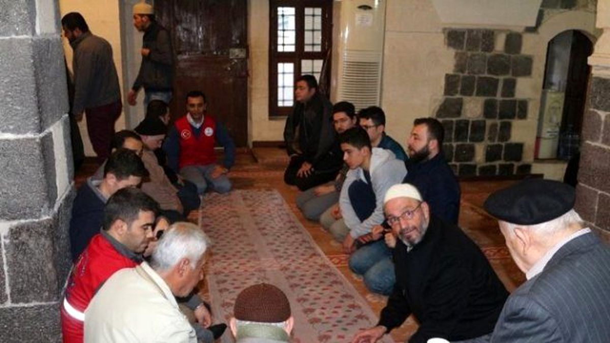 Gençler, Sabah Namazında Buluştu