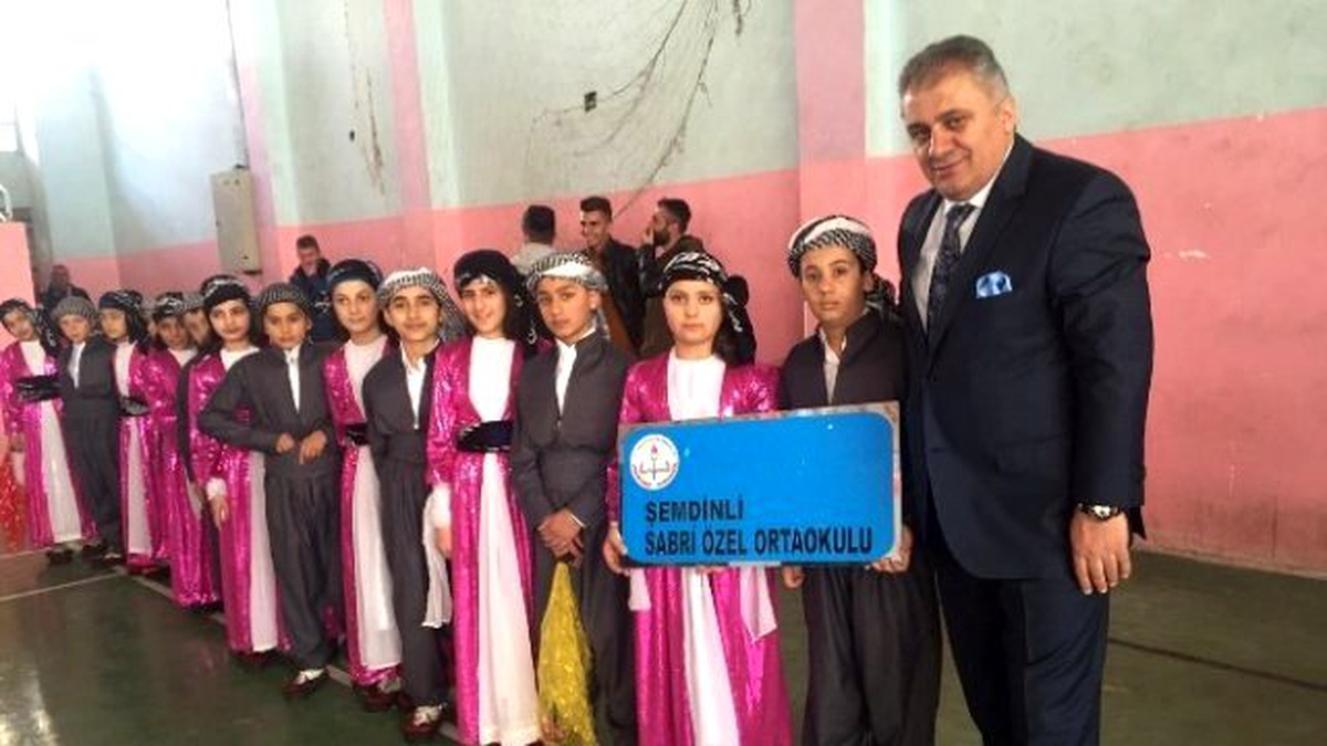 Hakkari\'de Kulüpler Arası Halk Oyunları Yarışması