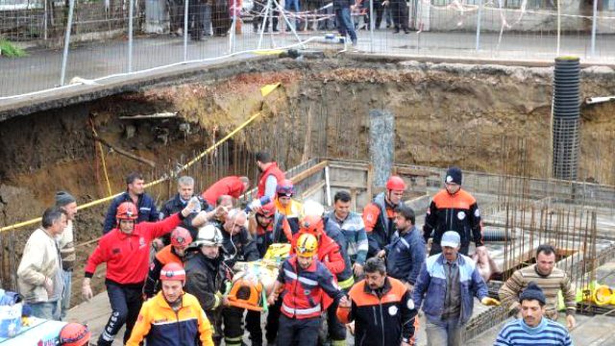 İnşaatta Göçük Altında Kalan İşçi Yarım Saatte Kurtarıldı