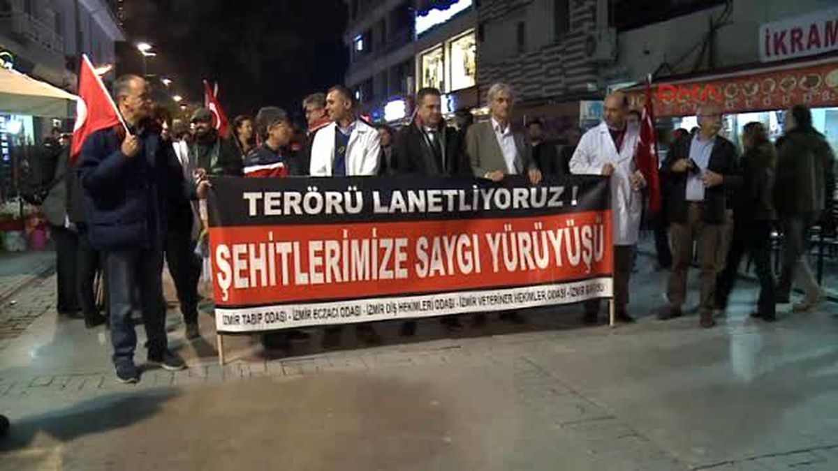 İzmir - Meslek Örgütlerinden Teröre Tepki Eylemi