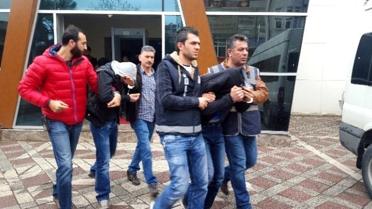 Kocaeli\'de Avm Soyan Hırsızlar İstanbul\'da Suçüstü Yakalandı