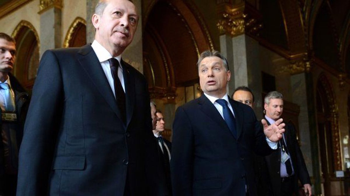 Macaristan Başbakanı AB'yi Eleştirdi: Boyun Eğip Erdoğan'a Yalvarıyoruz!