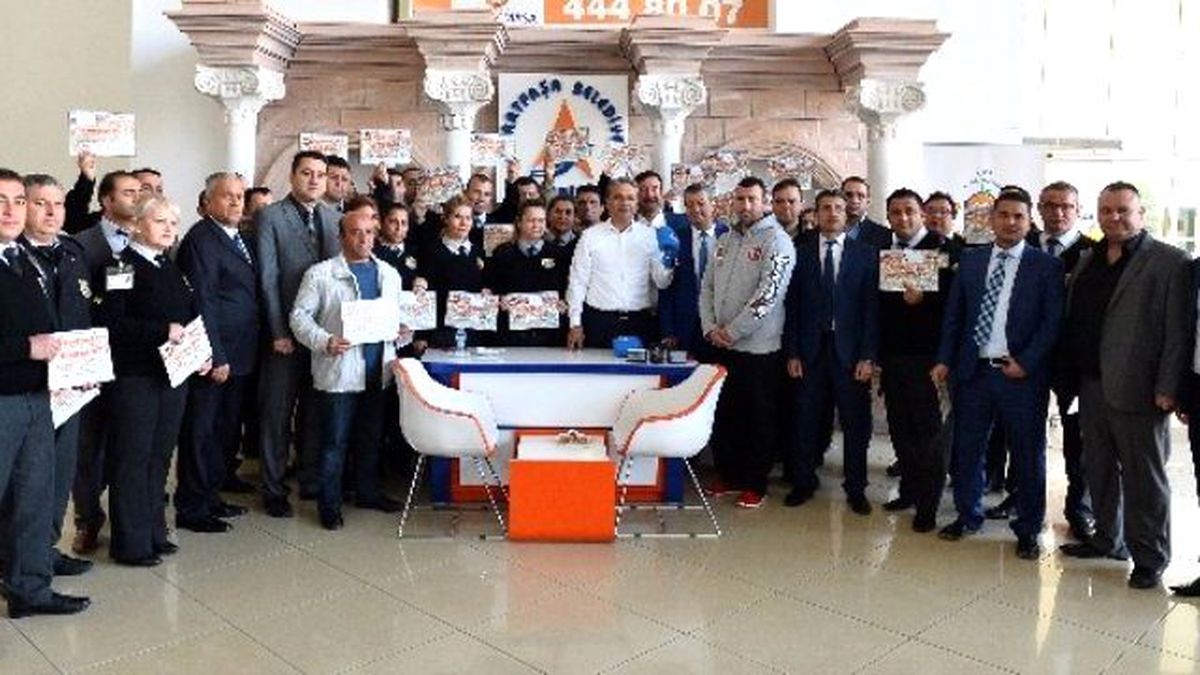 Muratpaşa\'nın Güvenlikçilerine Muay Thai Sertifikası