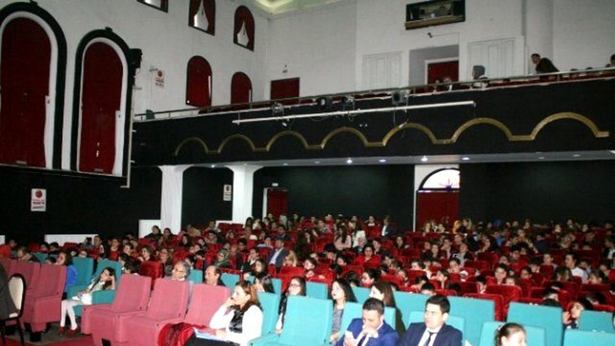 Öğrenciler İstiklal Marşı İçin Ter Döktü