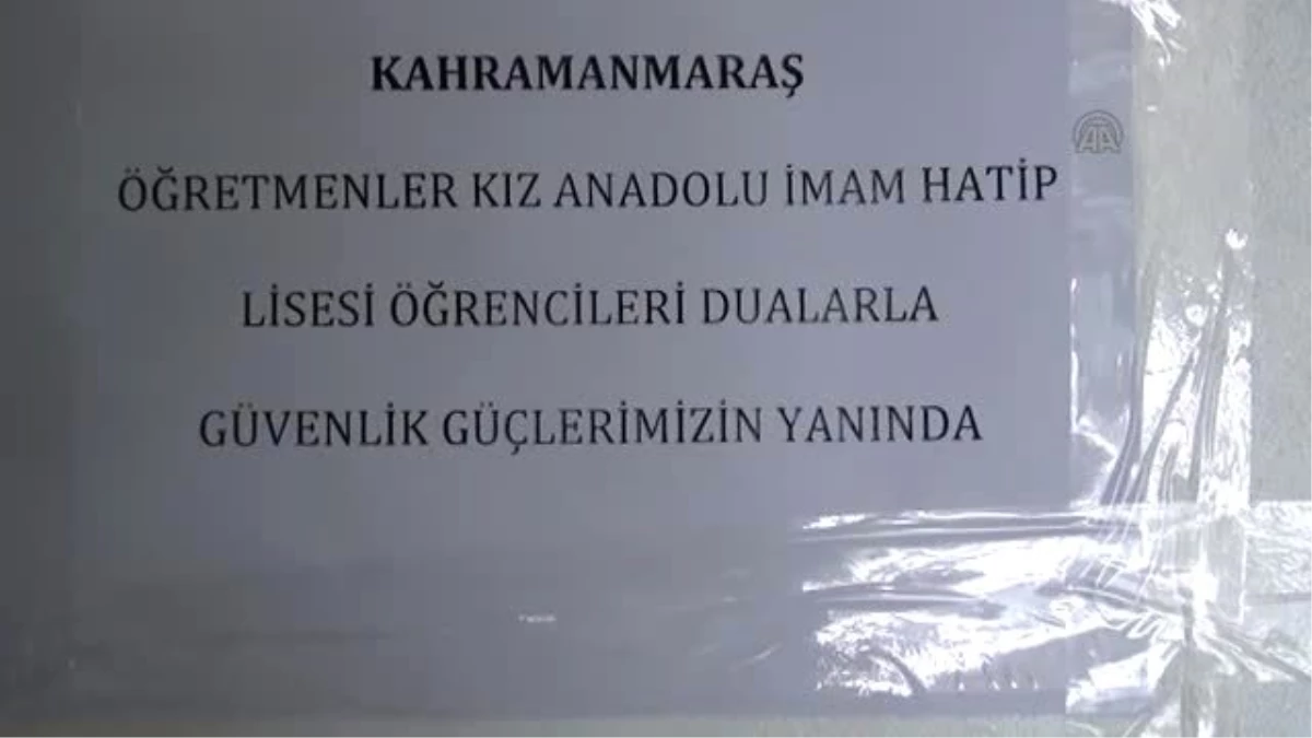 Öğrencilerden Güvenlik Güçlerine Cevşen