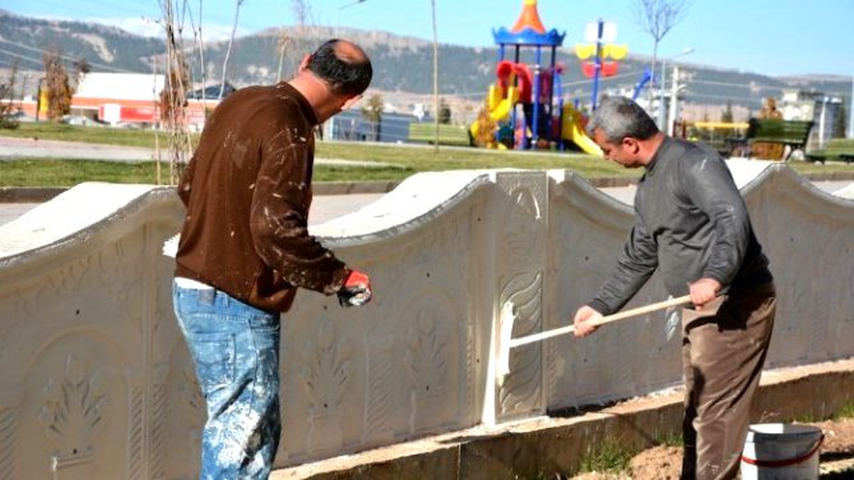 Parklarda Bahar Hazırlığı Temizliği