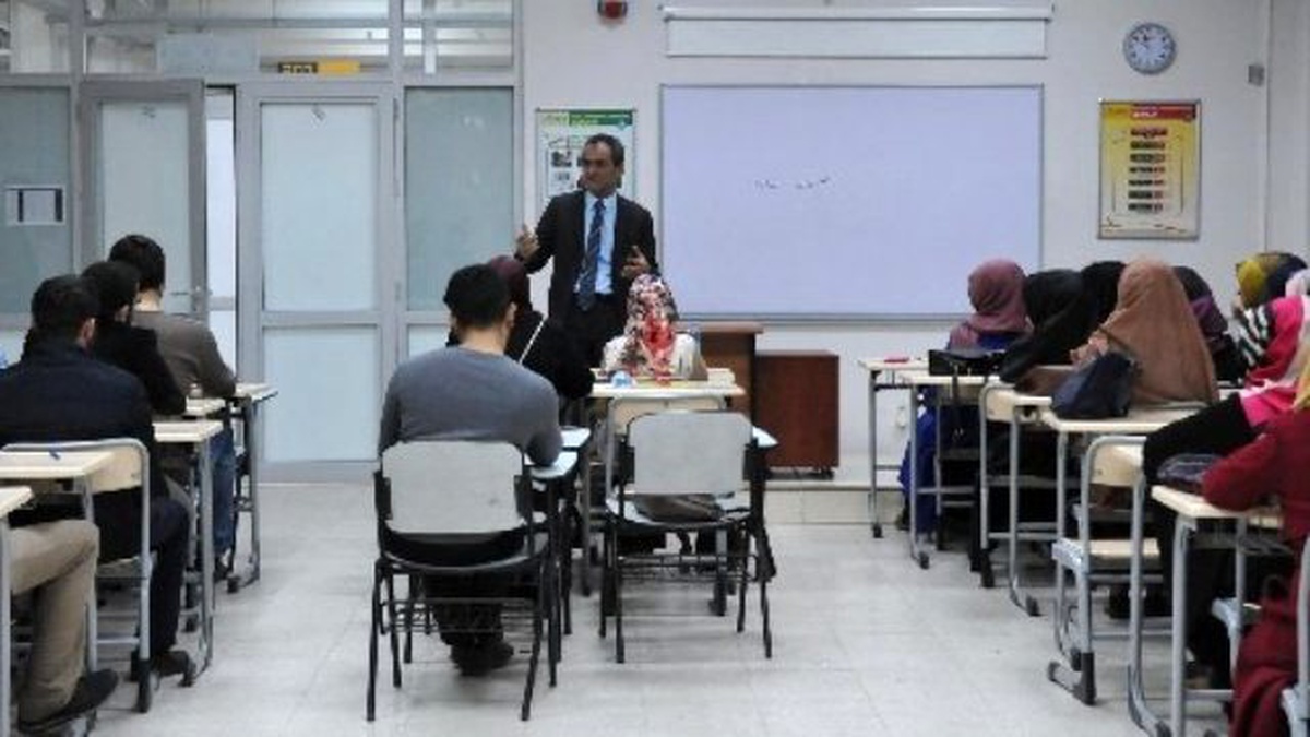 Rektör Özer İlahiyat Fakültesi\'nde İncelemelerde Bulundu