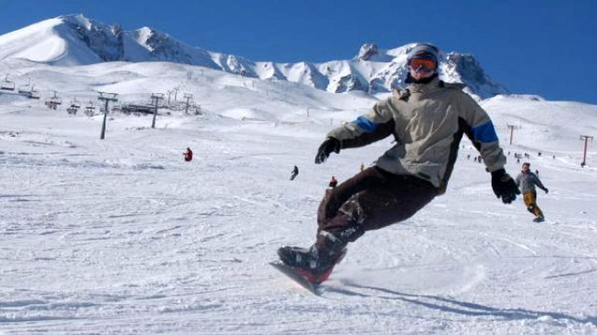 Rus\'lar Erciyes\'de Dünya Snowboard Kupasında Yarışacak