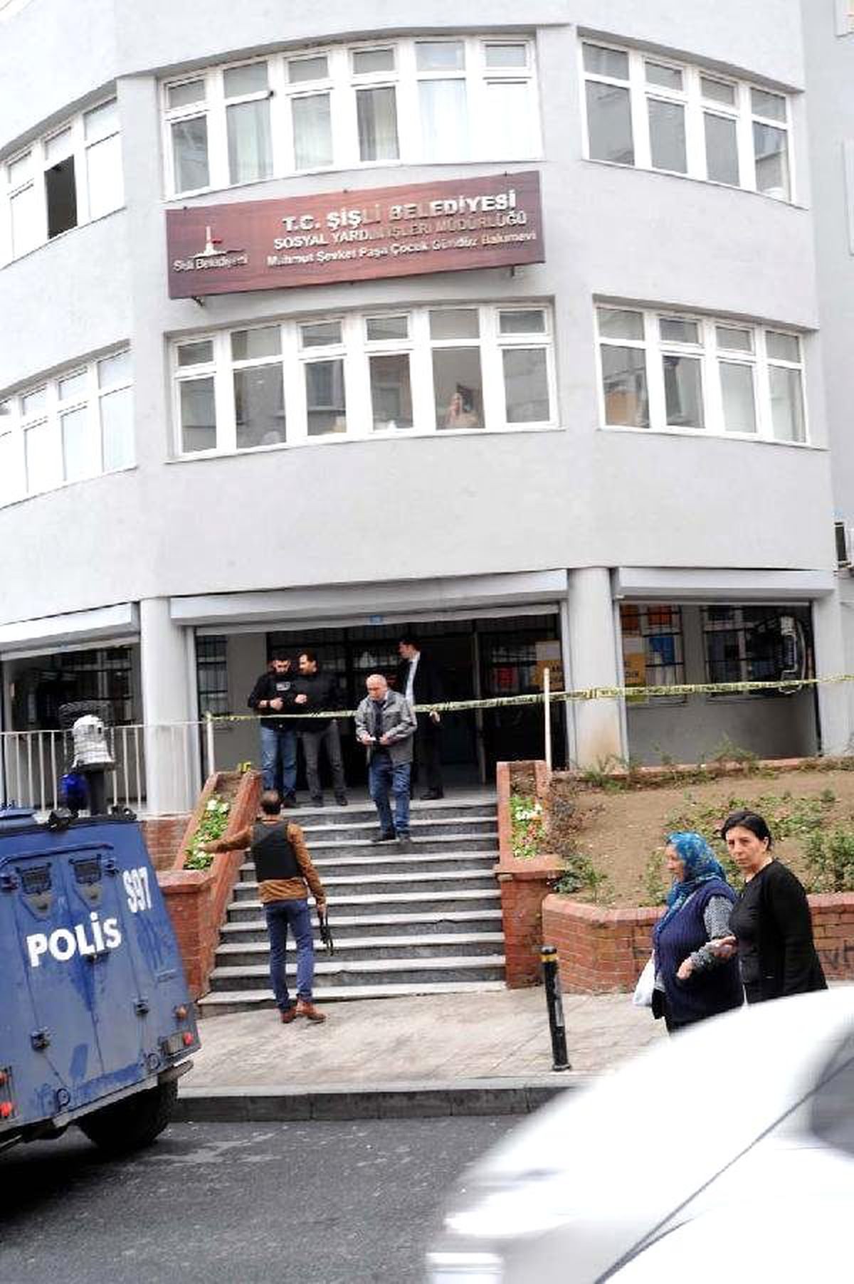 Şişli\'de Silahlı Çifte Soygun
