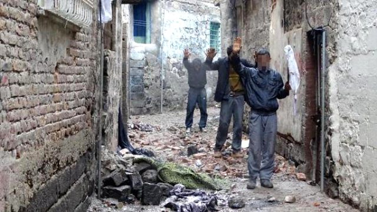 Teslim Olan Teröristler Polis Aracından Anons Yaptı