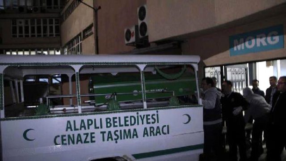 Ttk Memuru Necla, Evinde Boğazı Kesilerek Öldürüldü (5)