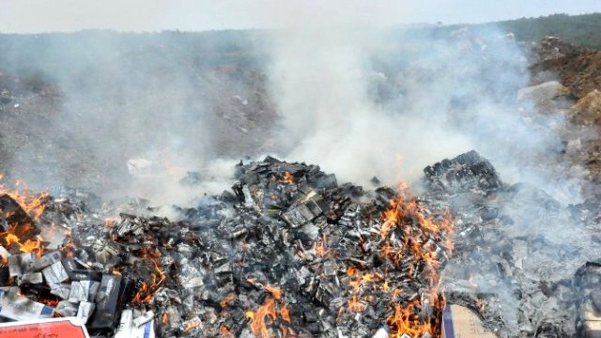 Uşak\'ta 66 Bin Paket Kaçak Sigara İmha Edildi