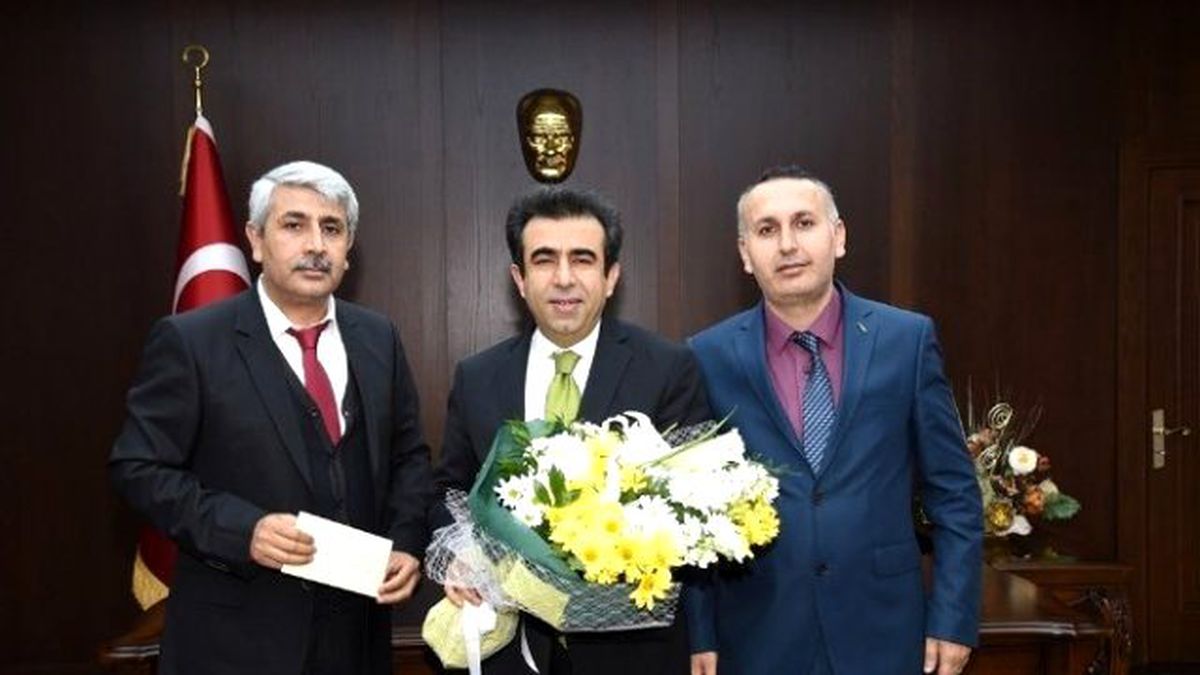 Vali Güzeloğlu Gebze\'deki Makamında Ziyaretçilerini Ağırladı