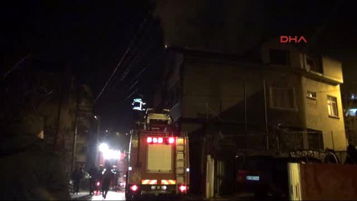 Zonguldak\'ta Çatı Yangını Korkuttu