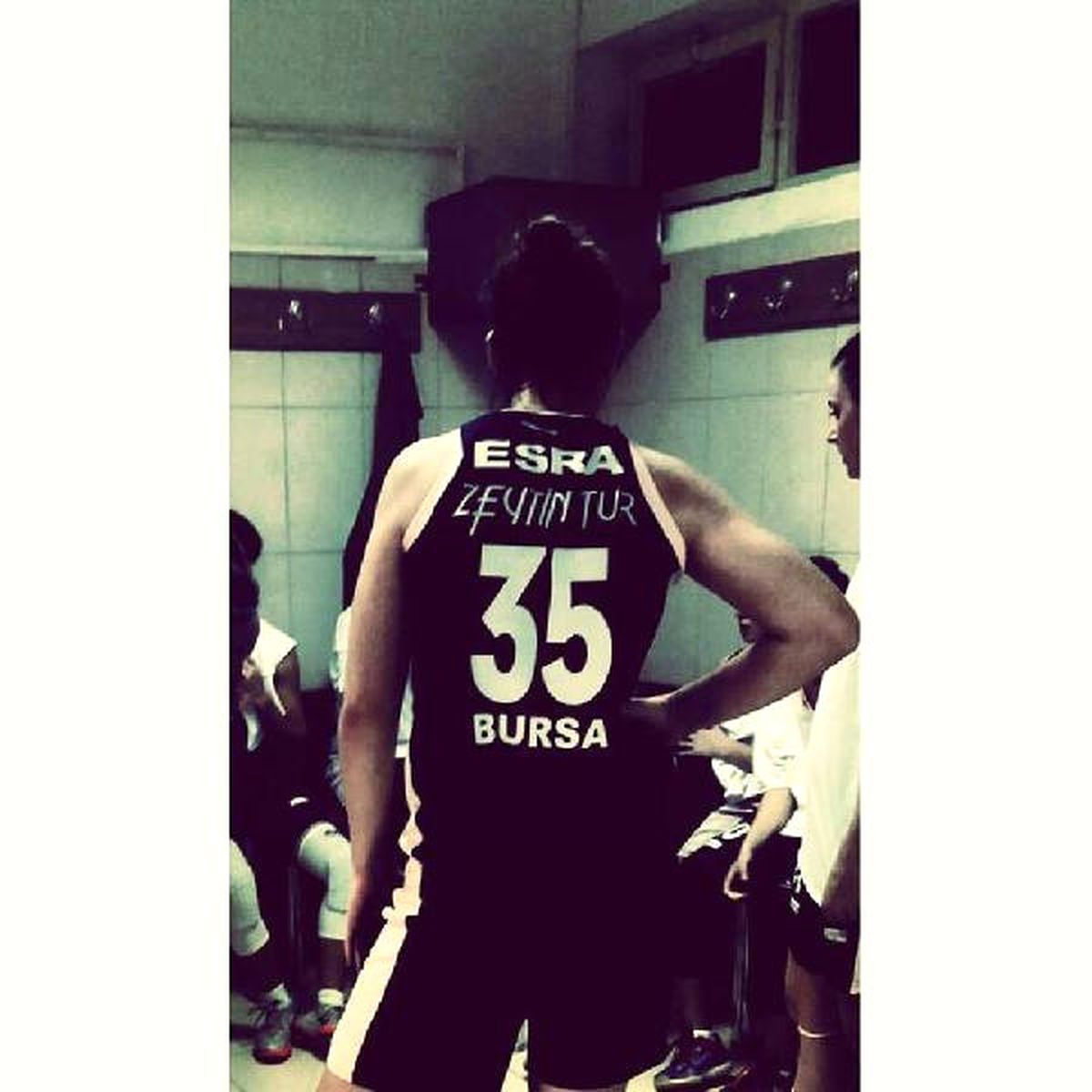 18 Yaşındaki Basketbolcu, Kalp Krizi Sonucu Yaşamını Yitirdi