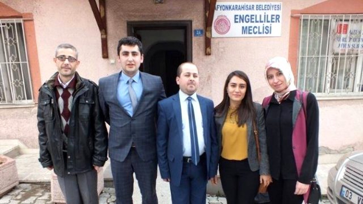 Acil Tıp Teknisyenleri ve Teknikerleri Derneği\'nden Altı Nokta Körler Derneği\'ne Ziyaret