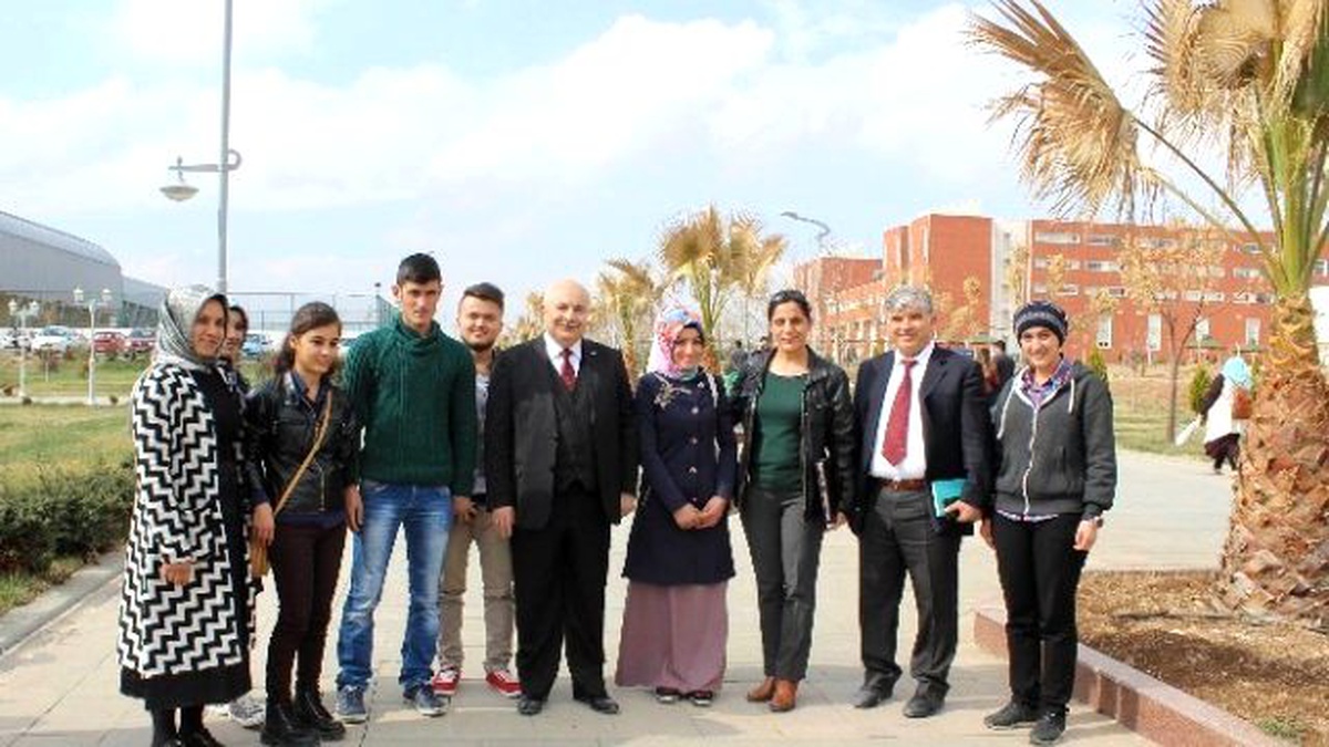 Adıyaman Üniversitesi Hem Büyüyor Hem de Adıyaman\'ı Büyütüyor