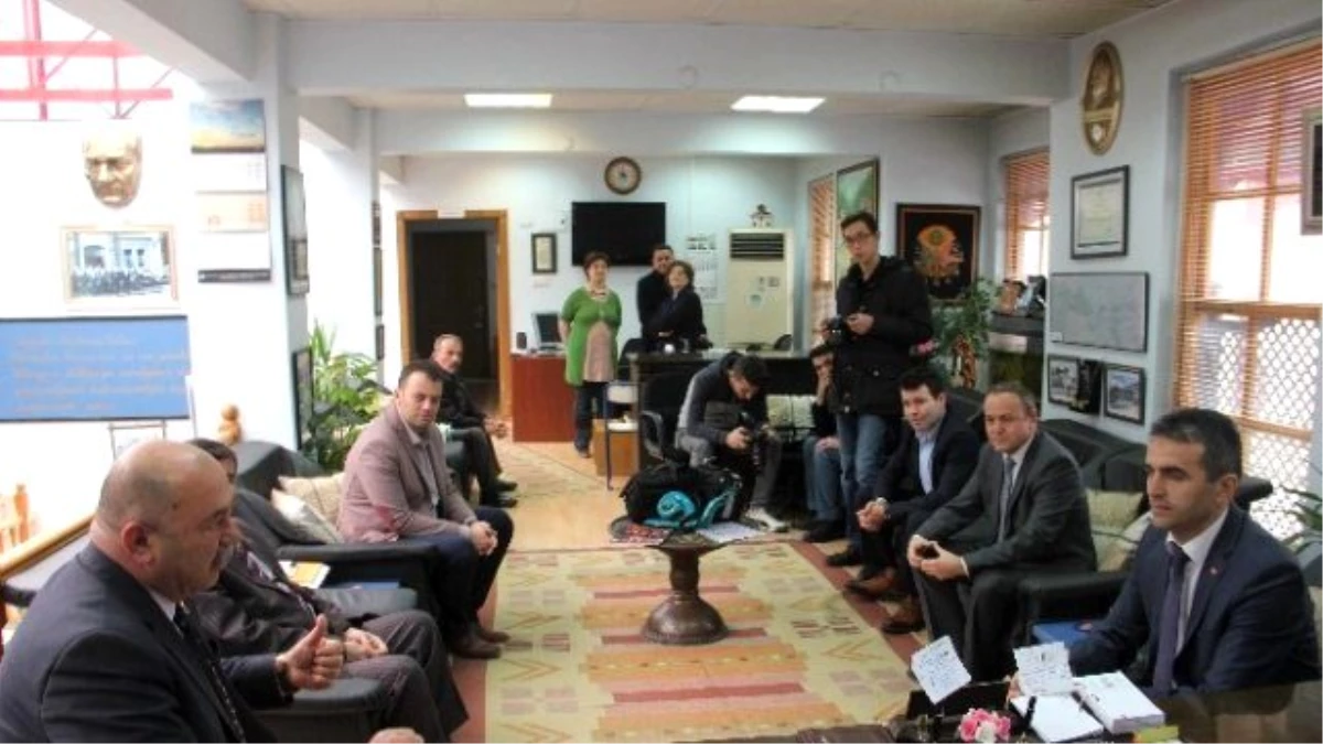 AK Parti İl Başkanı\'ndan CHP\'li Belediye Başkanına Ziyaret