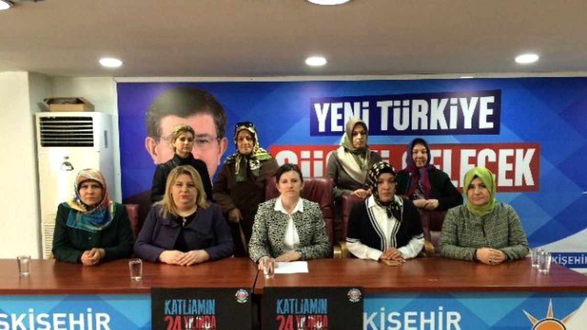 AK Parti\'li Kadınlar Hocalı Katliamını Unutmadı
