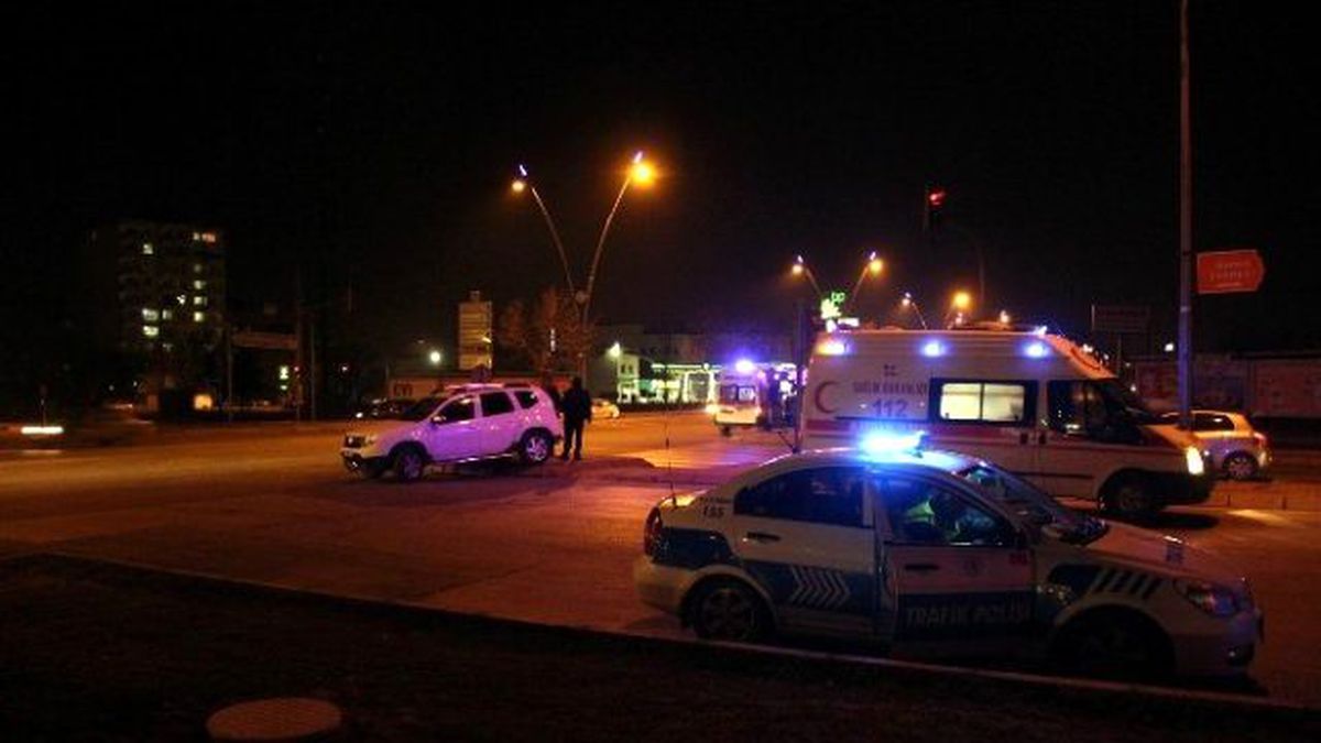 Ambulansla Jeep Çarpıştı: 1 Yaralı