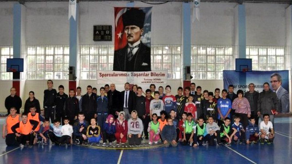 Bandırma\'da Zihinsel Engelli Öğrenciler Olimpiyatlara Hazırlanıyor