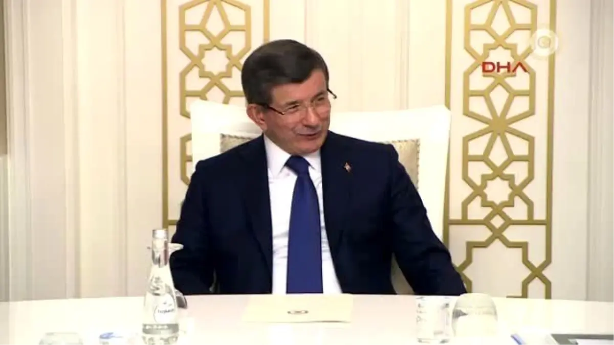 Başbakan Davutoğlu, Türkiye Haber Kameramanları Derneği Üyelerini Kabul Etti