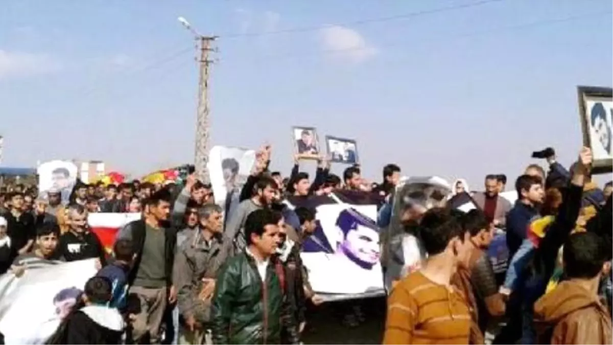 Cizre'de Ölenlerin Suruç'taki Cenazesinde Gerginlik Çıktı