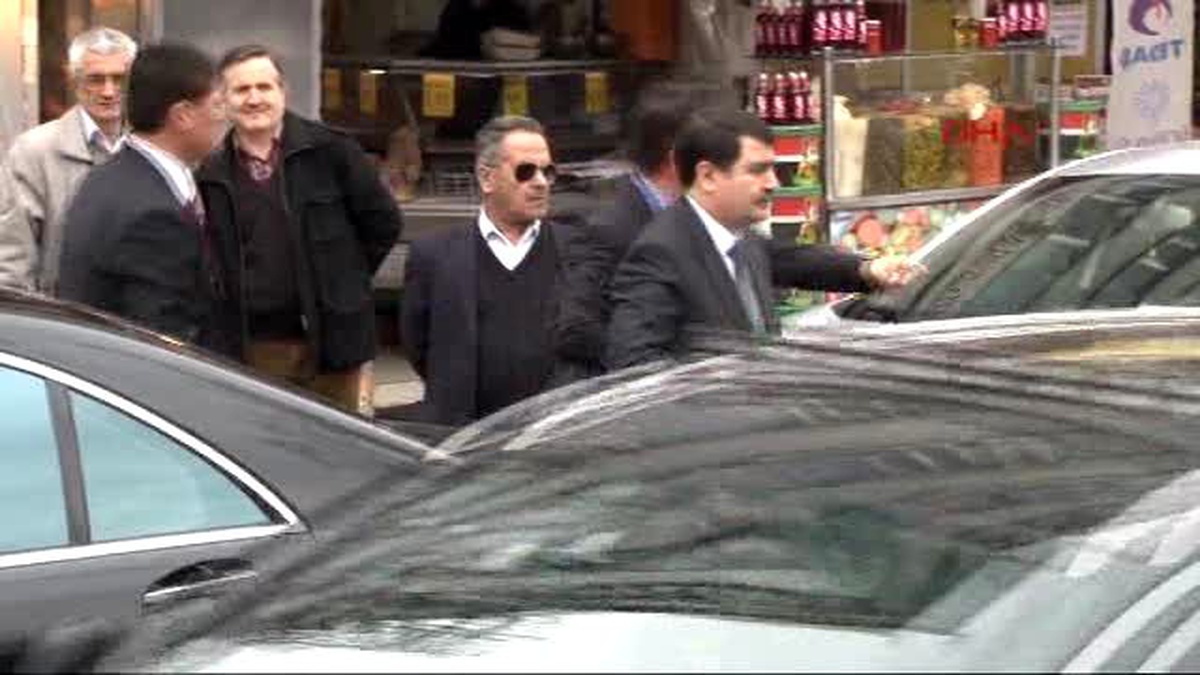 Cumhurbaşkanı Erdoğan\'a Evinin Önünde Doğum Günü Sürprizi