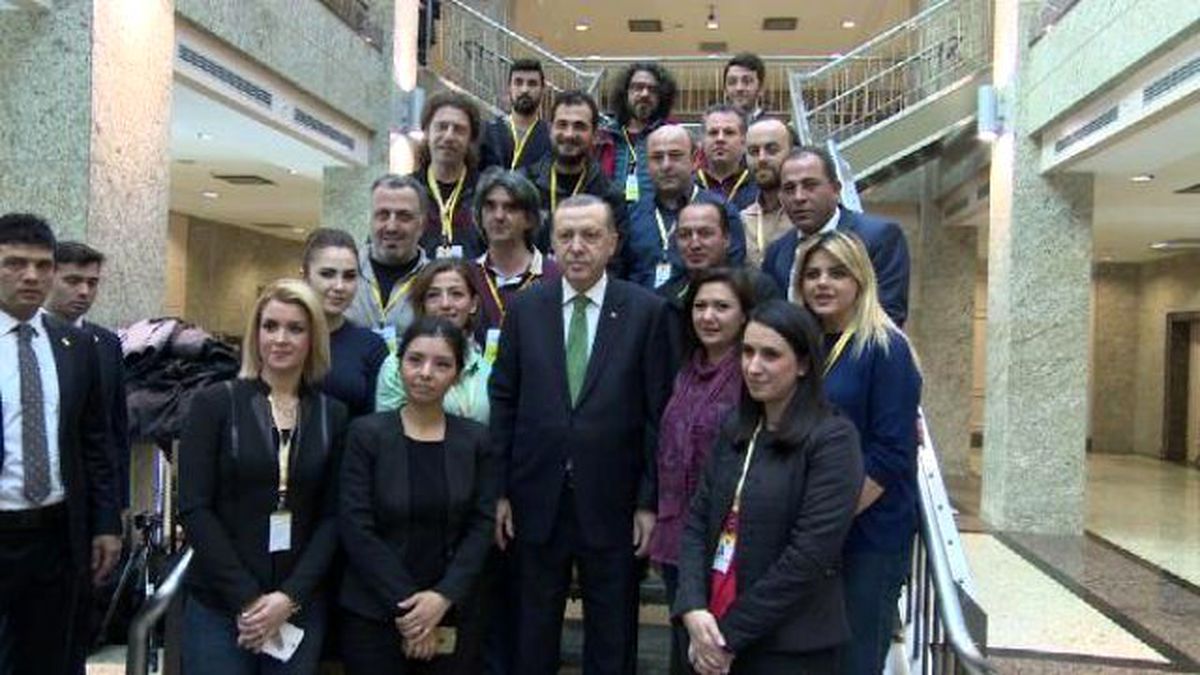 Cumhurbaşkanı Erdoğan Pasta Kesti