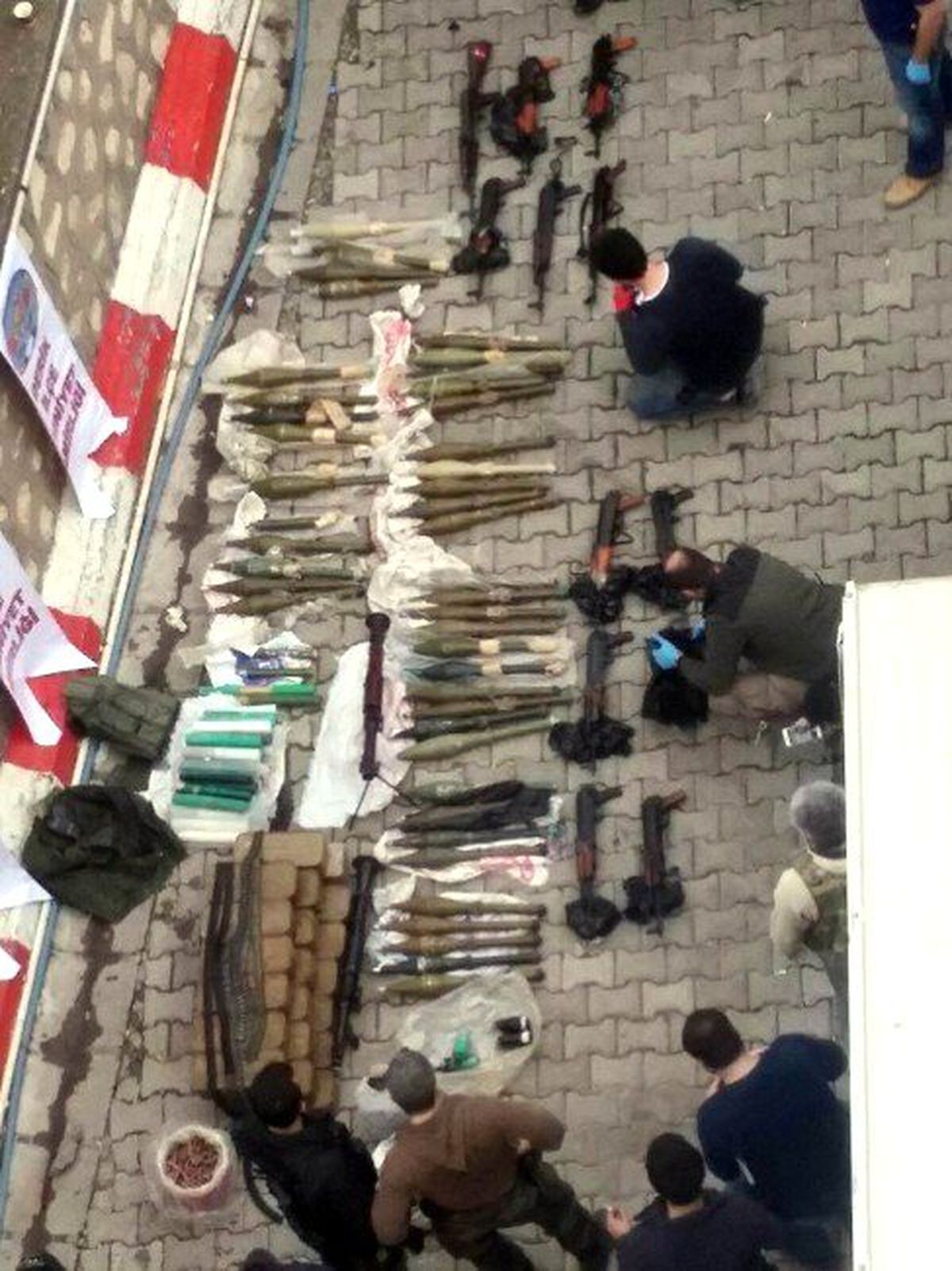 Derik\'te Yüklü Miktarda Mühimmat Ele Geçirildi